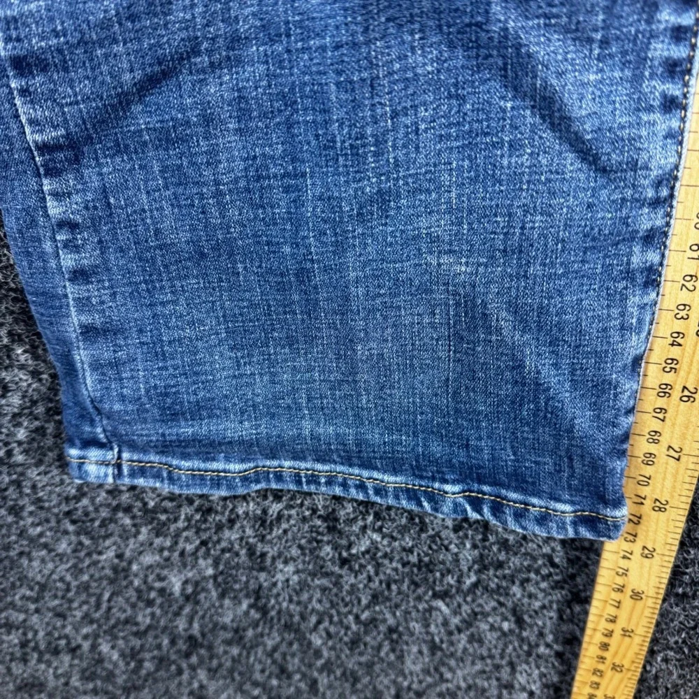Levis Classic Bootcut Jeans Womens 16 Medium Wash Blue Denim Mid Rise Stretch - Picture 6 of 7